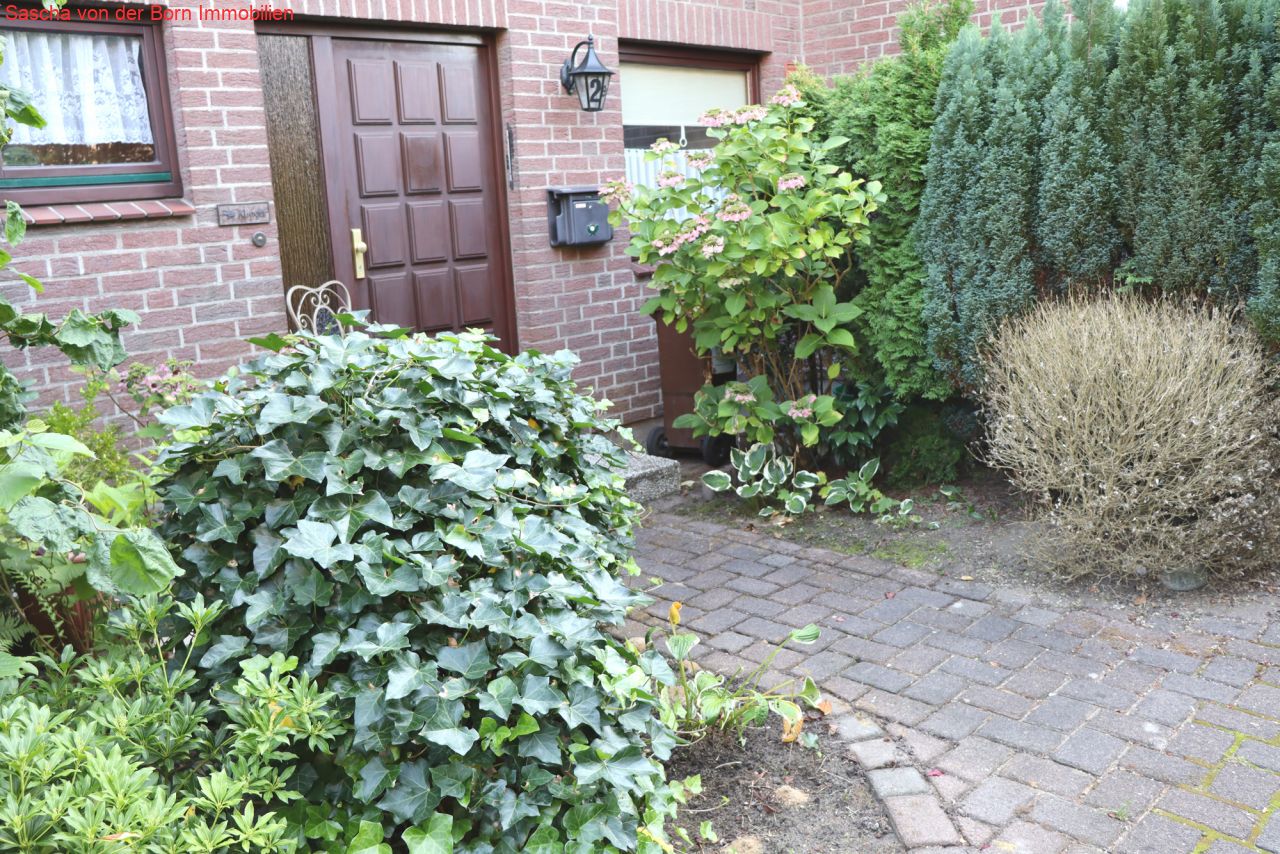 Barsbüttel: Reihenhaus mit Vollkeller und Balkon / Familienfreundliche helle Raumaufteilung / PKW-Carportstellplatz  Barsbüttel: Reihenhaus mit Vollkeller und Balkon / Familienfreundliche helle Raumaufteilung / PKW-Carportstellplatz