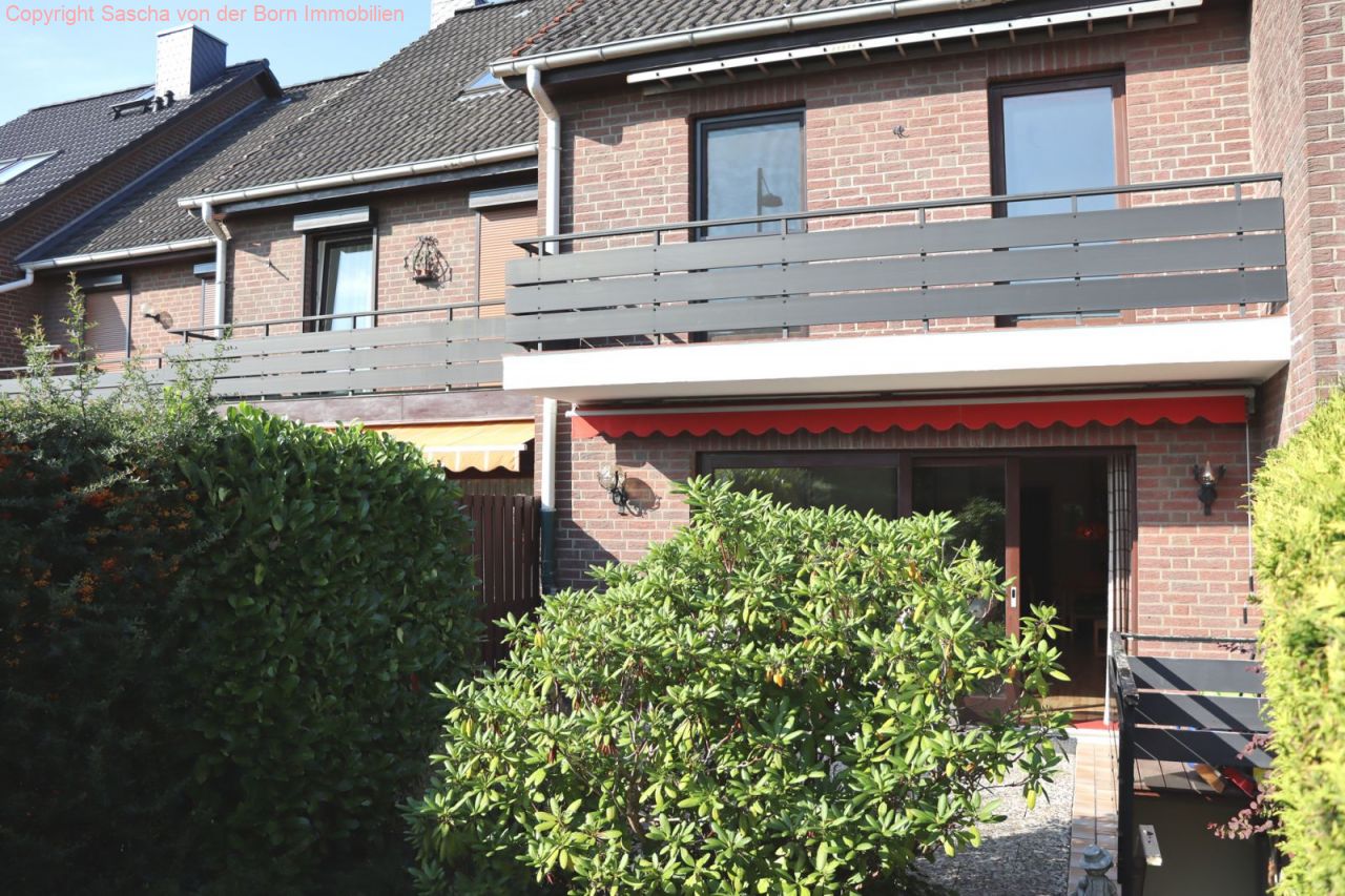 Barsbüttel: Reihenhaus mit Vollkeller und Balkon / Familienfreundliche helle Raumaufteilung / PKW-Carportstellplatz / Idyllische Terrassengestaltung  Barsbüttel: Reihenhaus mit Vollkeller und Balkon / Familienfreundliche helle Raumaufteilung / PKW-Carportstellplatz / Idyllische Terrassengestaltung