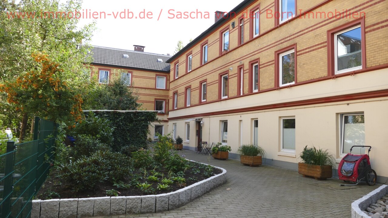 Hamburg: Ruhiges Winterhude: 2 Zimmer Wohnung im 2.OG  (Endetage /modernisiert) / Attraktiver Innenhof  Hamburg: Ruhiges Winterhude: 2 Zimmer Wohnung im 2.OG  (Endetage /modernisiert) / Attraktiver Innenhof