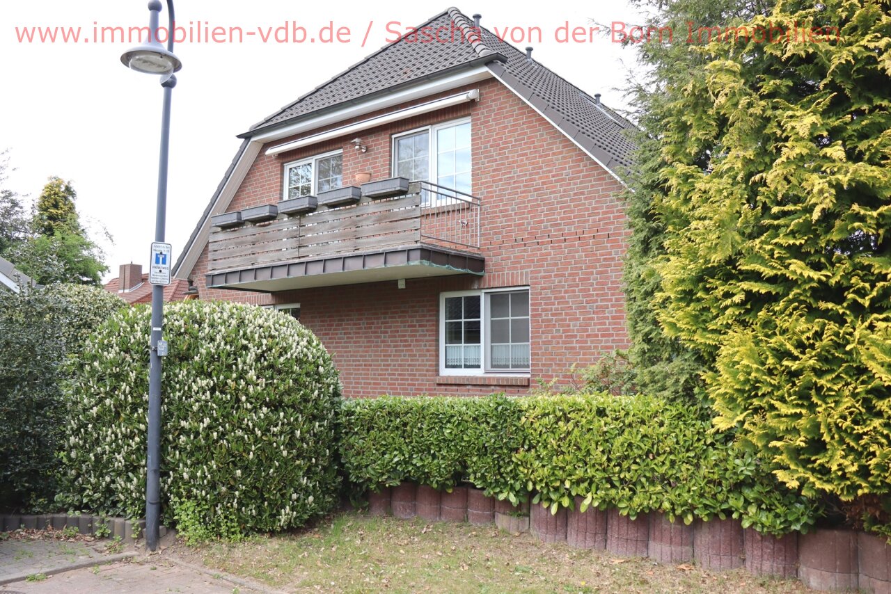 Barsbüttel: VERMIETET: Großzügige Dachgeschosswohnung im Zweifamilienhaus / Südbalkon / Einbauküche / ruhige Lage (Sackgasse)  / frisch gestrichen / Kellerraum  Barsbüttel: VERMIETET: Großzügige Dachgeschosswohnung im Zweifamilienhaus / Südbalkon / Einbauküche / ruhige Lage (Sackgasse)  / frisch gestrichen / Kellerraum