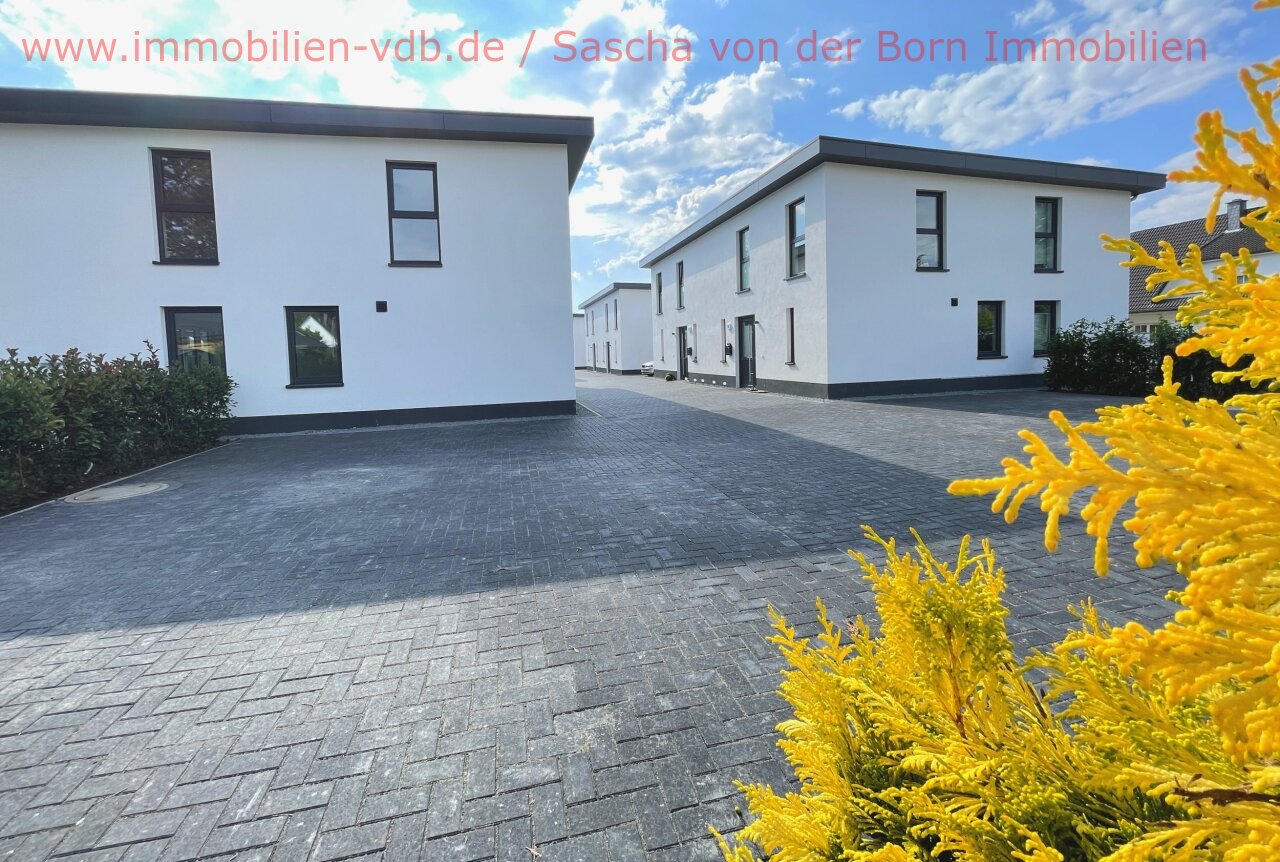 Reinbek: VERMIETET: Neubauprojekt-Doppelhaushälften / Zukunftsweisende Wärmepumpen (STROM, kein Öl, Gas) nach KFW 55 Standard / Erstbezug inkl. Einbauküche Reinbek: VERMIETET: Neubauprojekt-Doppelhaushälften / Zukunftsweisende Wärmepumpen (STROM, kein Öl, Gas) nach KFW 55 Standard / Erstbezug inkl. Einbauküche